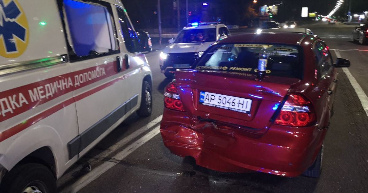 Заяви Єрмака та масштабні ДТП у Києві. П'ять новин, які ви могли проспати