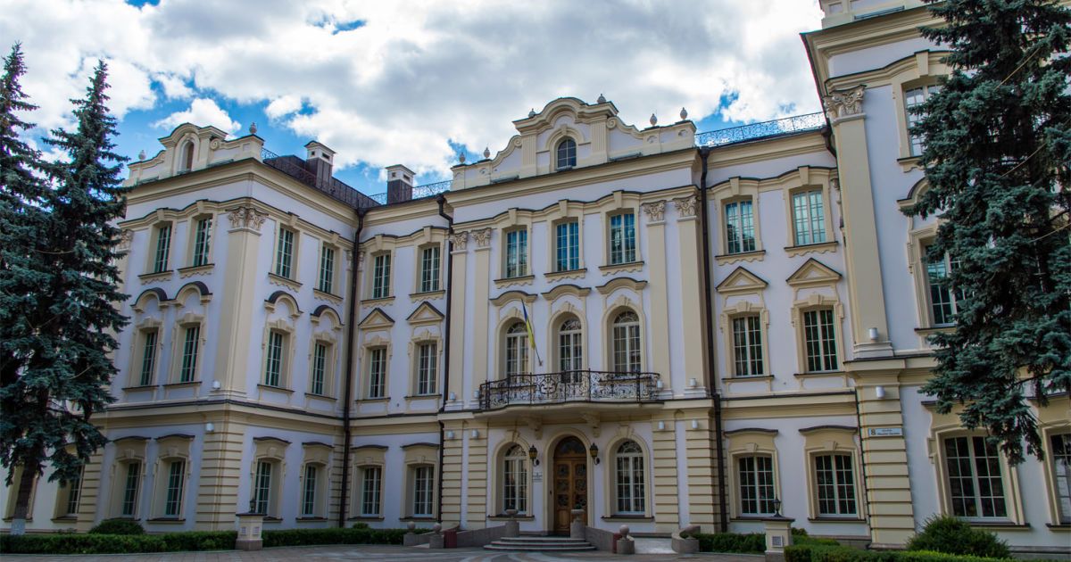 Назначение скандального племянника Кивалова до Верховного суда временно приостановили