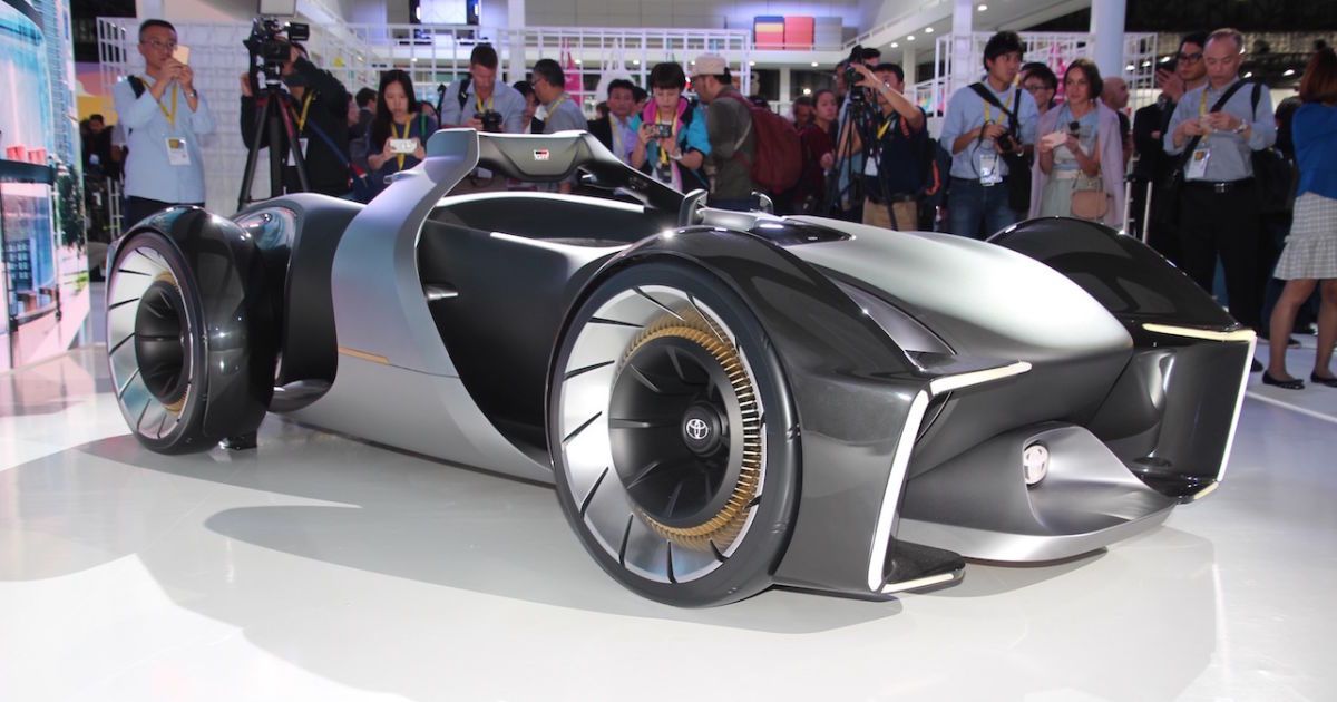 Toyota представила электрический суперкар E-Racer