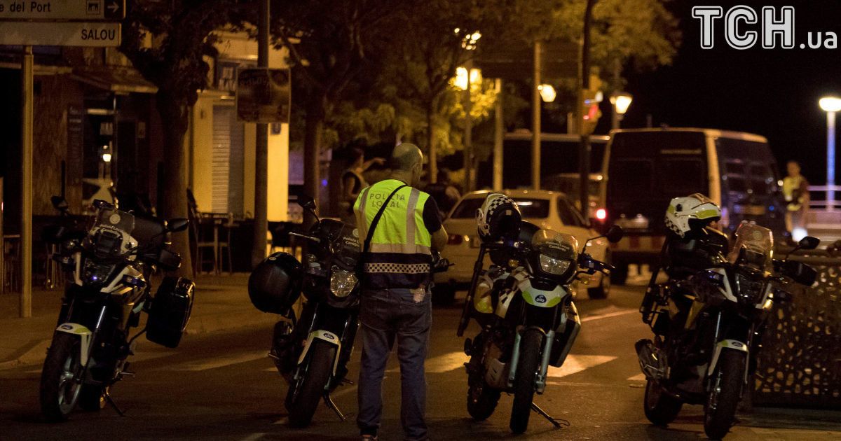Полиция Испании убила пятерых террористов с поясами смертников в Камбрильсе