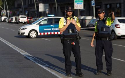 З'явилися фото чотирьох підозрюваних у терактах в Каталонії, яких розшукує поліція