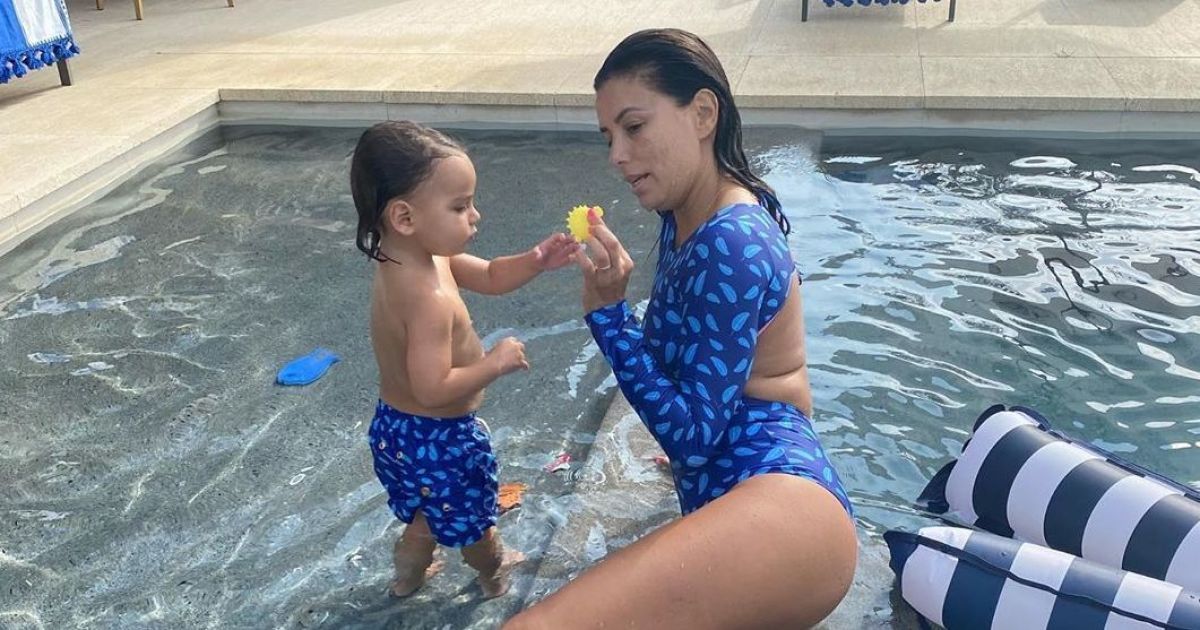 Єва Лонгорія з сином