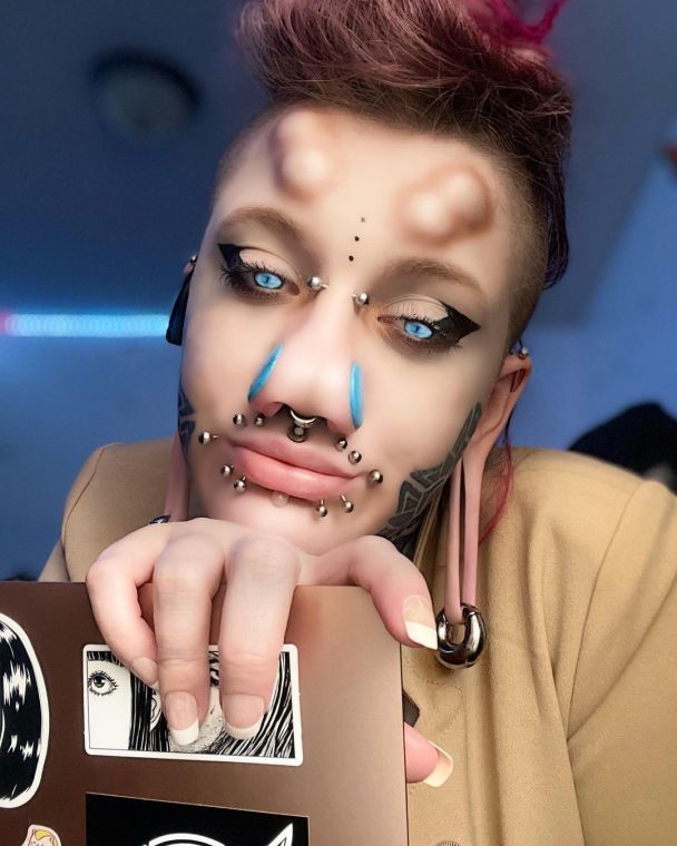  / © instagram.com/bodyartatlarge