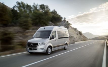Із інноваційною системою: Mercedes-Benz презентував оновлену версію Sprinter