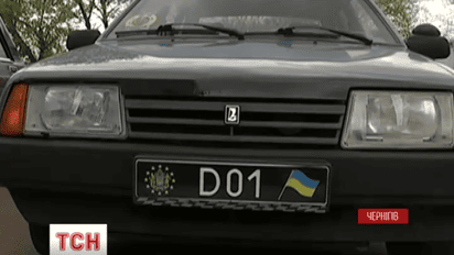 Автомобиль с подозрительными номерами вывел патрульных на странную организацию