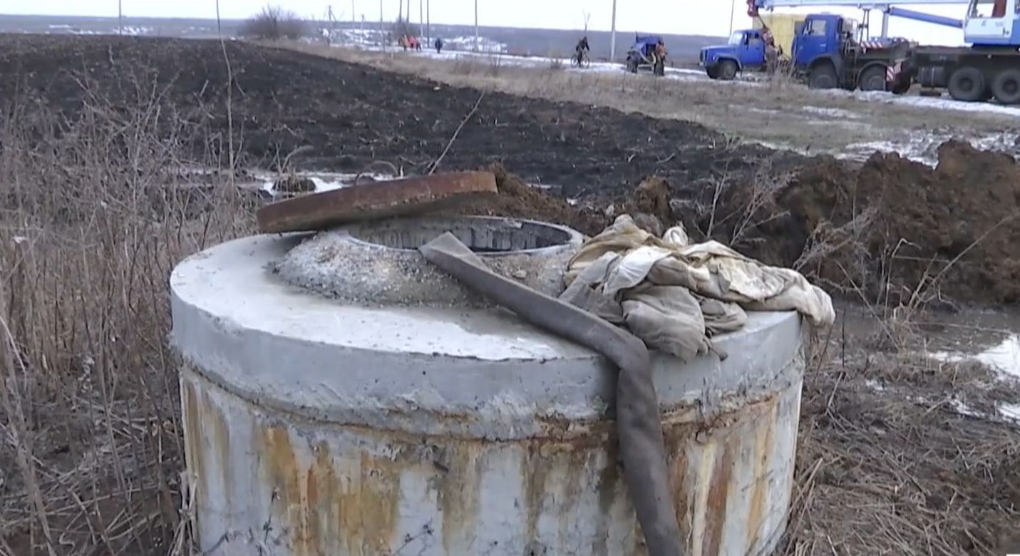 На Харьковщине круглосуточно ремонтируют два с половиной километра совершенно разрушенных труб