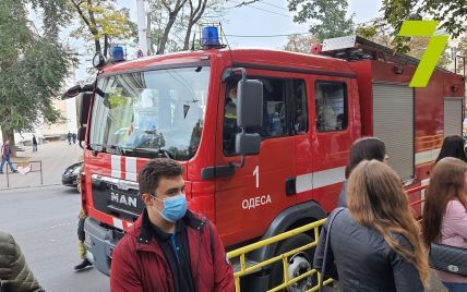 В Одесі на чотирьох виборчих дільницях шукають вибухівку
