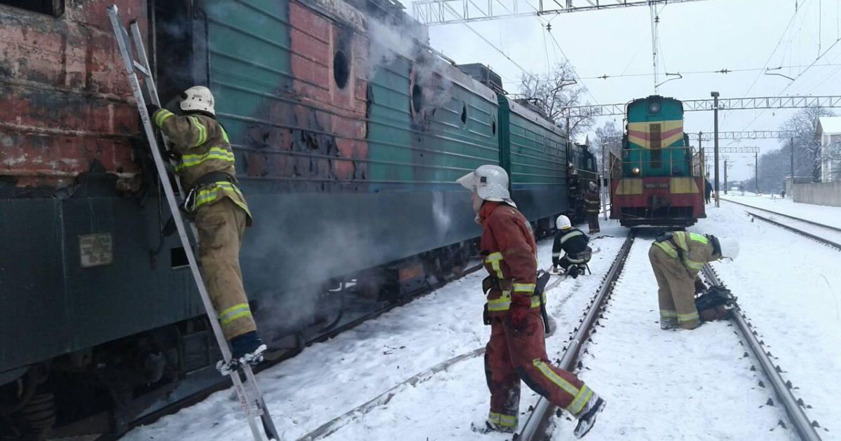На Львівщині загорівся локомотив_4 / © ДСНС України у Львівській області