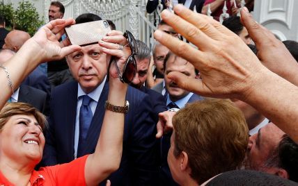 В Турции введут дресс-код для подозреваемых мятежников - Эрдоган