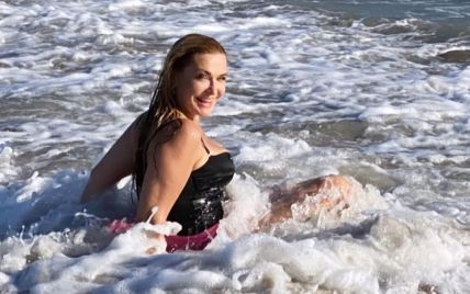 55-річна Ольга Сумська у купальнику похизувалася розкішними формами