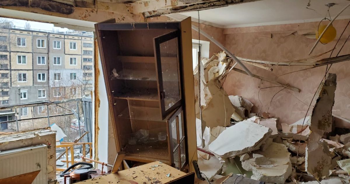 У Кам’янському стався вибух у квартирі багатоповерхівки: є постраждалі, зокрема дитина