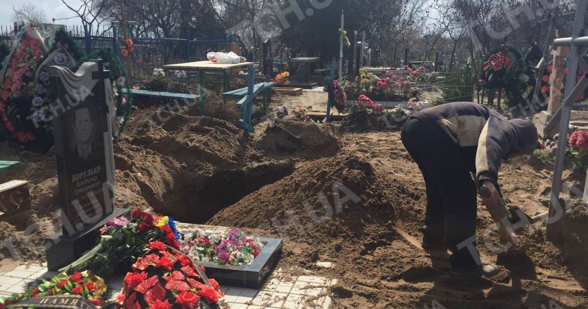 могила Павла Паршова_2 / © ТСН.ua