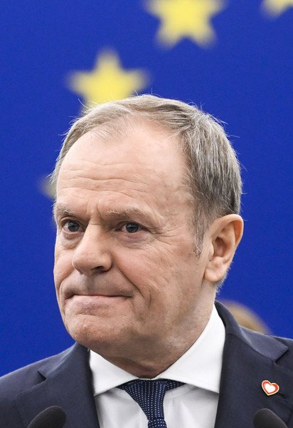 Туск заявил о 27 тысячах убитых и раненых украинских военных ежемесячно