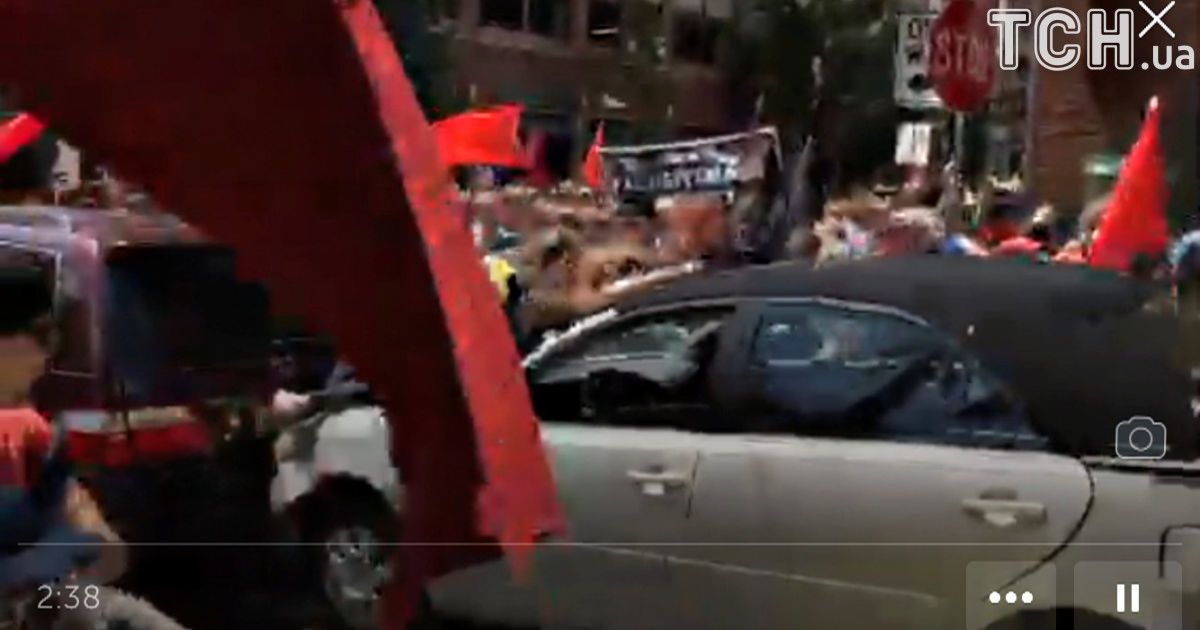 наїзд авто на протестувальників у Вірджинії в США_11 / © Reuters