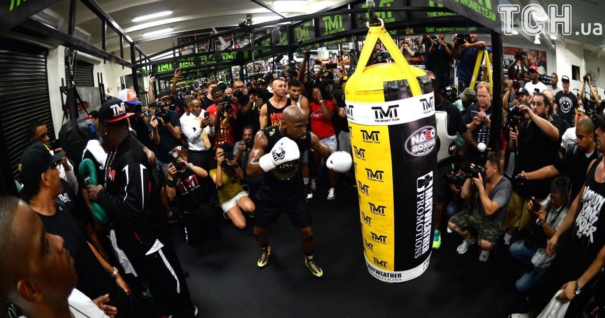 Тренування Мейвезера та Макгрегора