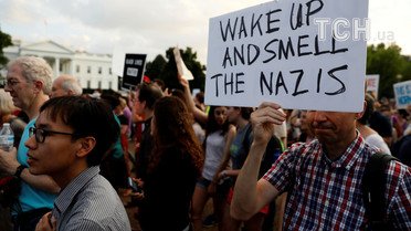 протести біля Білого дому щодо подій в Вірджинії_5 / © Reuters