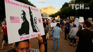 протести біля Білого дому щодо подій в Вірджинії_2 / © Reuters