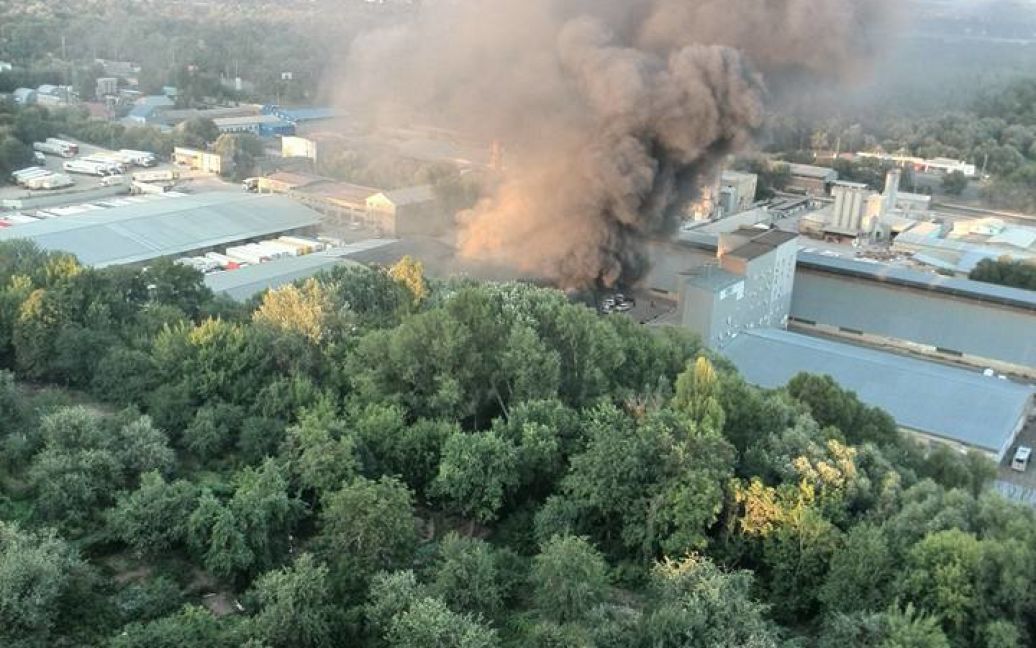 В Голосеевском районе произошел пожар / © facebook.com/stukini
