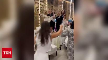 Медики влаштували танці на столах! Скандал отримав новий поворот