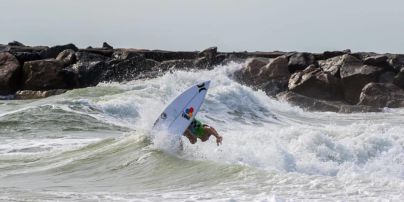 В Барбадосе погиб 16-летний профессиональный серфер, который решил покорить волны во время урагана "Ирма"