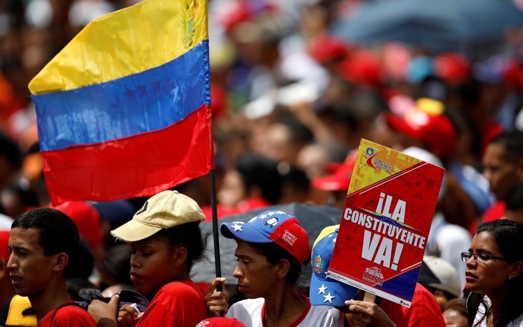 Сторонники Мадуро на церемонии завершения кампании за референдум в Венесуэле / © Reuters