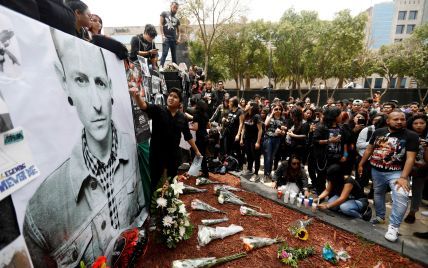Вокаліста Linkin Park поховали за жорстких заходів безпеки