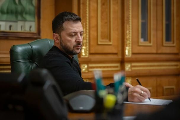 Зеленский сменил военных командующих: кто возглавил Силы беспилотных систем и ДШВ