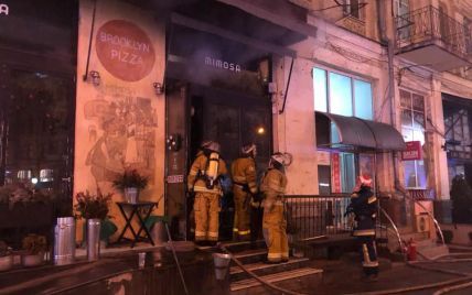 В Киеве на Печерске загорелся ресторан