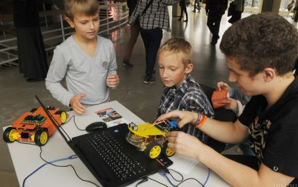 3D-принтеры, дроны и очки виртуального видения: STEM-образование завоевывает украинские школы