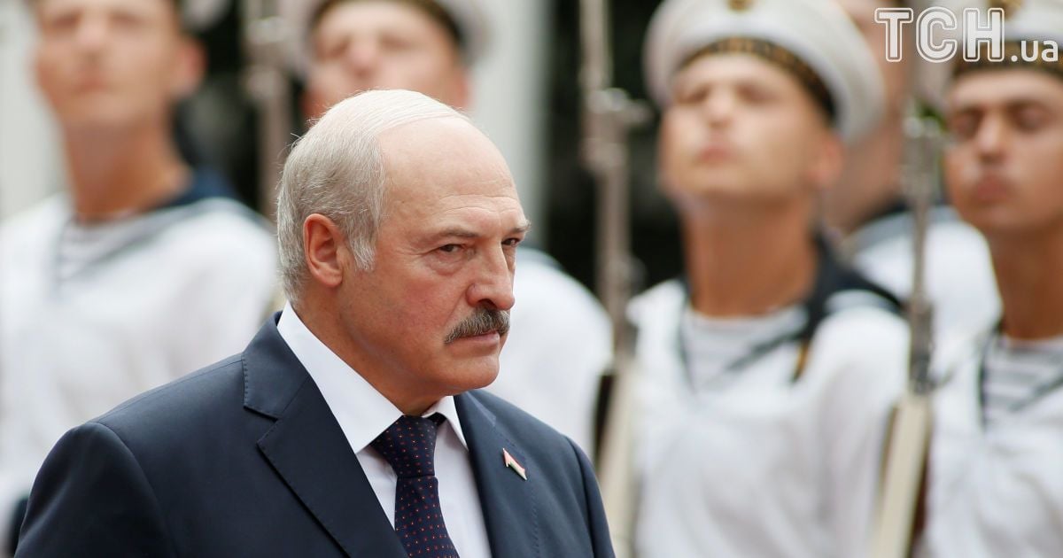 "Кому-то в России неймется". Лукашенко возмутился "приватизацией" победы во Второй мировой