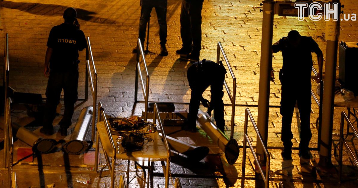 Израиль решил убрать металлоискатели, которые спровоцировали кровавые столкновения с палестинцами
