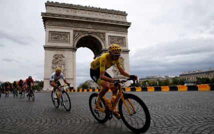Британец Фрум в четвертый раз выиграл "Тур де Франс" за последние 5 лет