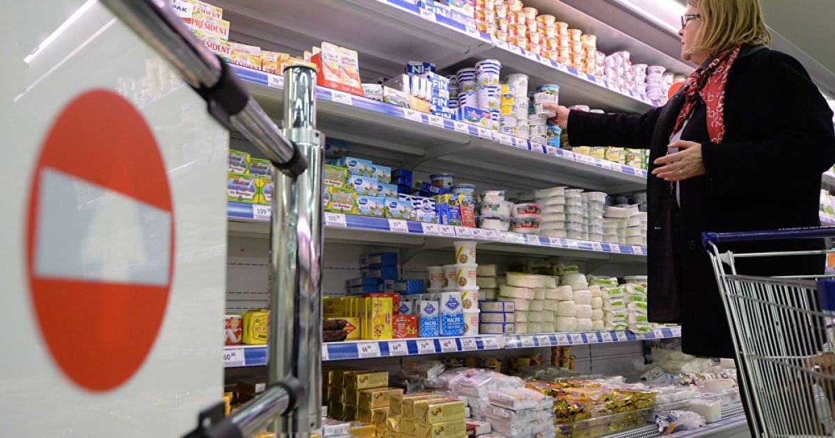 В российском Владивостоке сеть супермаркетов предложила своим клиентам покупать продукты в кредит