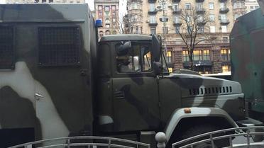 Активісти мітингують у дворі Печерського суду / © Hromadske.tv