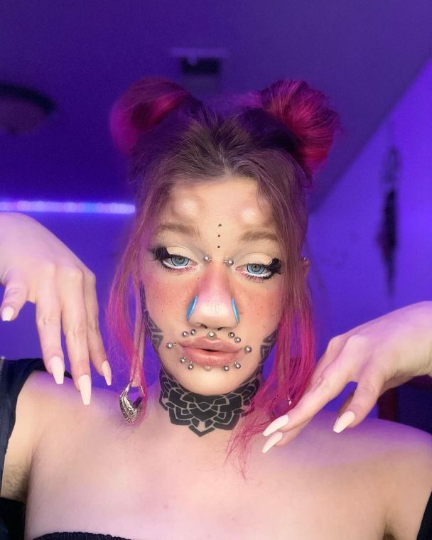  / © instagram.com/bodyartatlarge