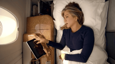 Дженнифер Энистон начала зарабатывать на рекламе