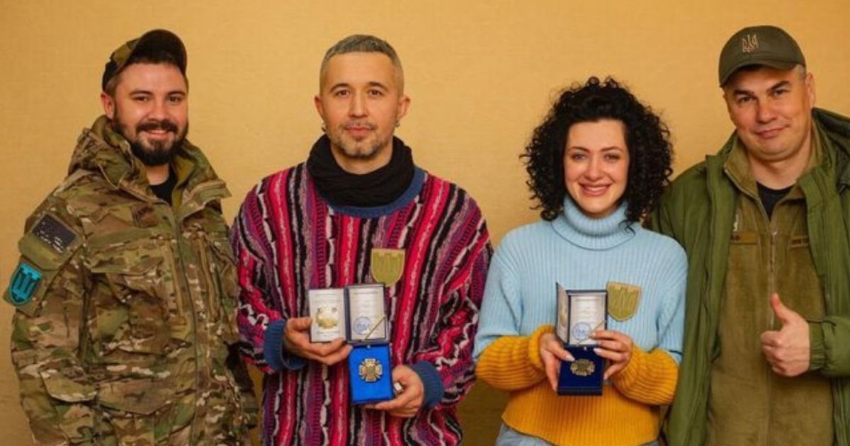 Сергей Бабкин вместе с супругой получили почетные награды от терробороны Харькова
