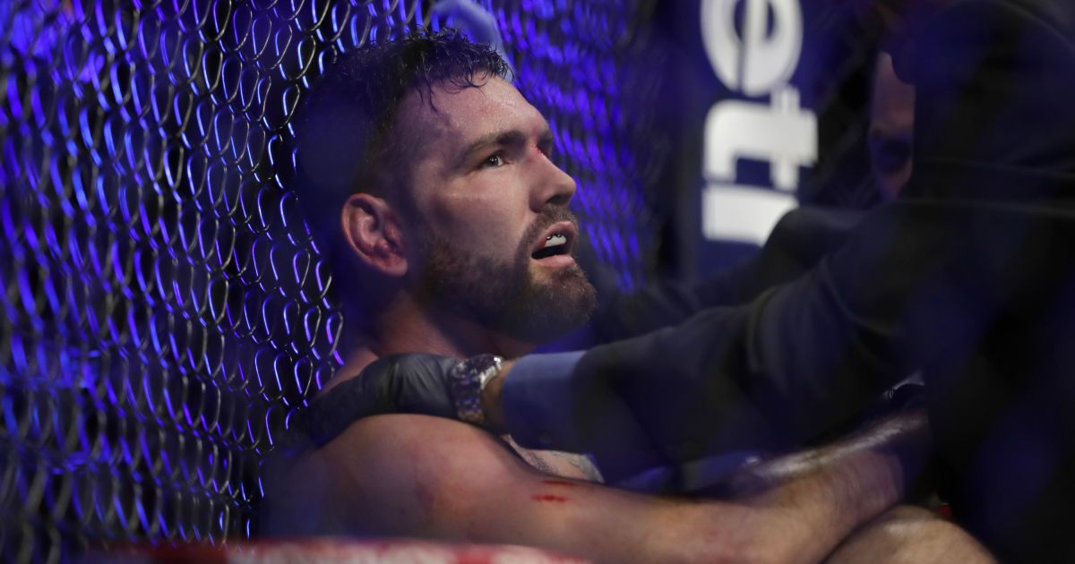 Неймовірне жахіття в UFC: колишній чемпіон на 17-й секунді зламав ногу об суперника (відео)