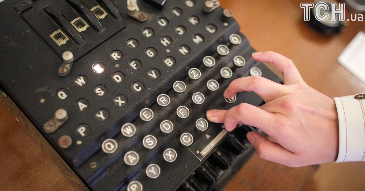 Энигма и секретные сообщения: в Бухаресте показали шифровальную машину времен Второй мировой войны