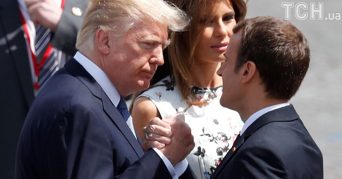 Лошади, военные и рукопожатия: как Трампа и Макрон с женами парад смотрели