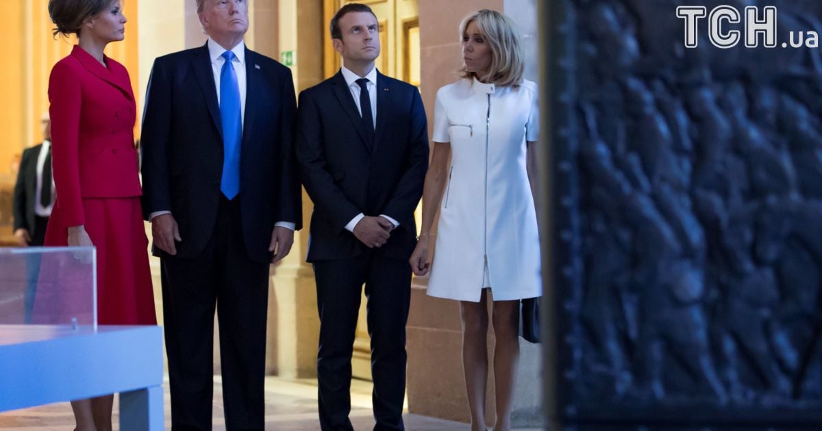 Стрункі ніжки і контрастні сукні: як Трамп і Макрон дружинами хизувалися_3 / © Reuters