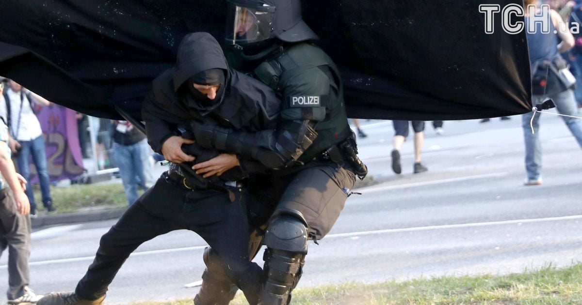 G20 у вогні: 200 потерпілих поліцейських, півсотні заарештованих і биті вікна в посольстві Монголії