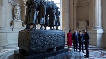 Стрункі ніжки і контрастні сукні: як Трамп і Макрон дружинами хизувалися_6 / © Reuters