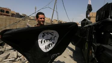 Військові Іраку з перевернутим прапором "ІД" / © Reuters