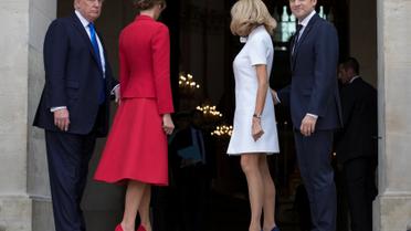 Стрункі ніжки і контрастні сукні: як Трамп і Макрон дружинами хизувалися_16 / © Reuters
