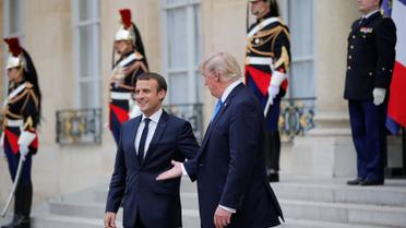 Стрункі ніжки і контрастні сукні: як Трамп і Макрон дружинами хизувалися_2 / © Reuters