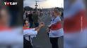 У Білорусі під час маршу хлопець зворушливо освідчився дівчині