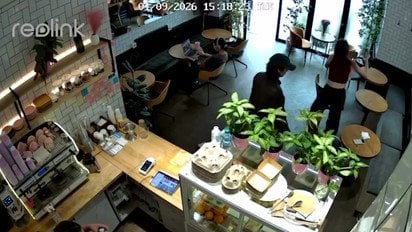 У Києві клієнтка облила баристу кавою зі сміхом утекла