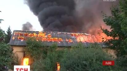 У Львові сталася масштабна пожежа