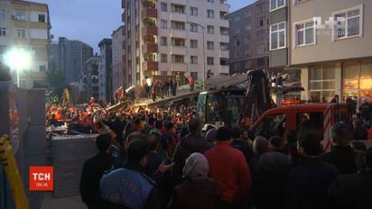 У Стамбулі обвалився 8-поверховий будинок, є загиблий